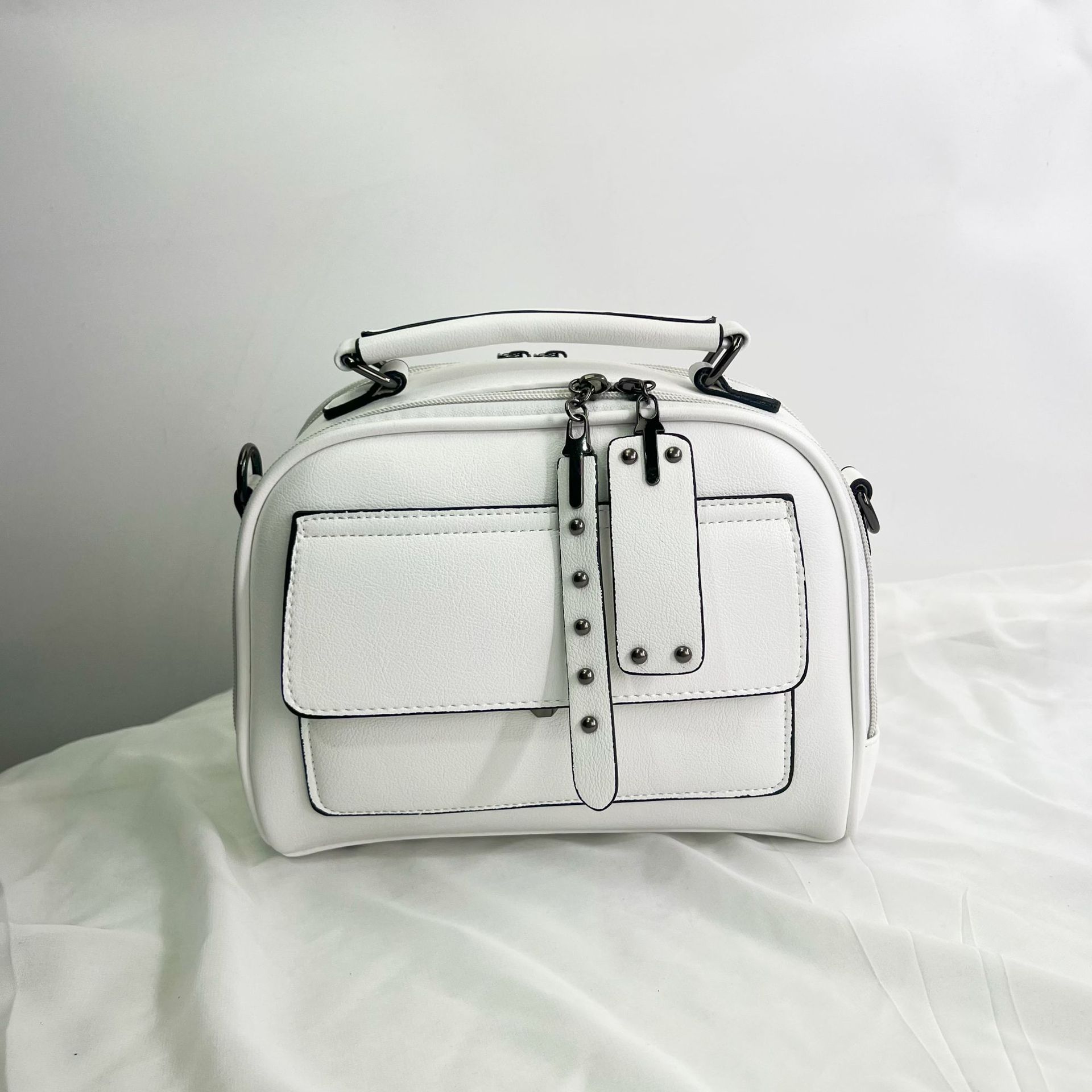 637g Weight Nylon Lining Material Zipper Closure Type Single Shoulder Strap Strap Type Saddle Bag Bags Type Street Occasion Pu Leather Material Solid Color Pattern All Seasons Season Women's Gender Classic Style Style Square Shape Medium Size Women's Medium Pu Leather Solid Color Classic Style Square Zipper Saddle Bag 2