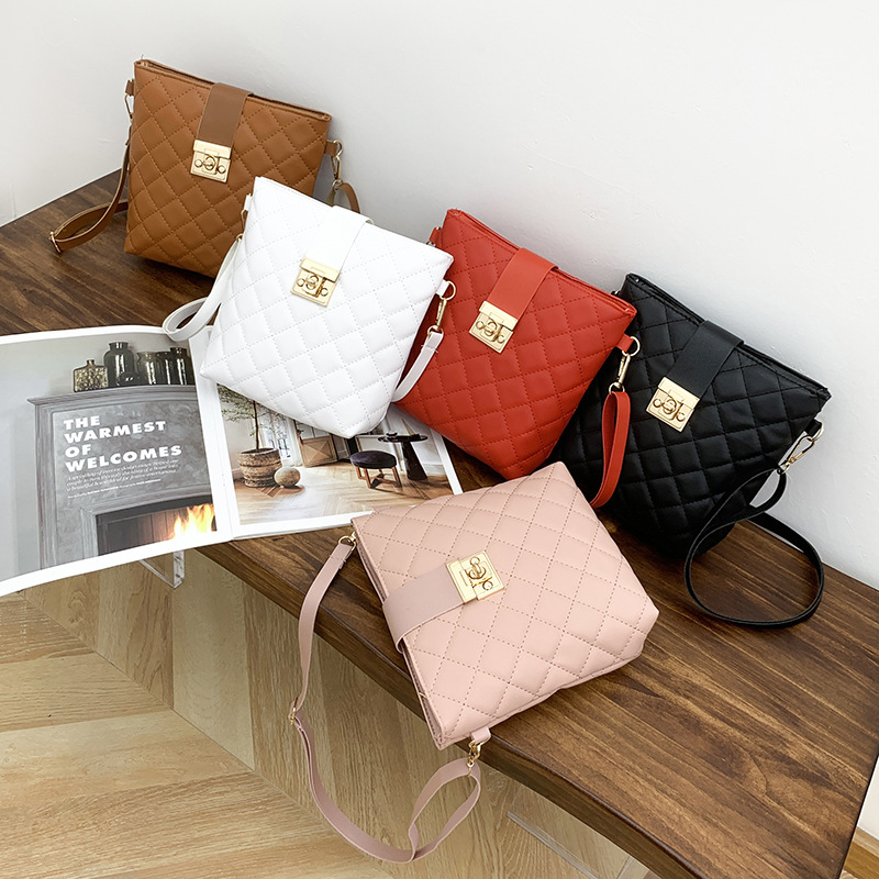 Women's Bag 2023 New Polka Dot Embroidered Square Clasp Crossbody Small Bucket Bag Casual Simple Phone Bag Gift Bag