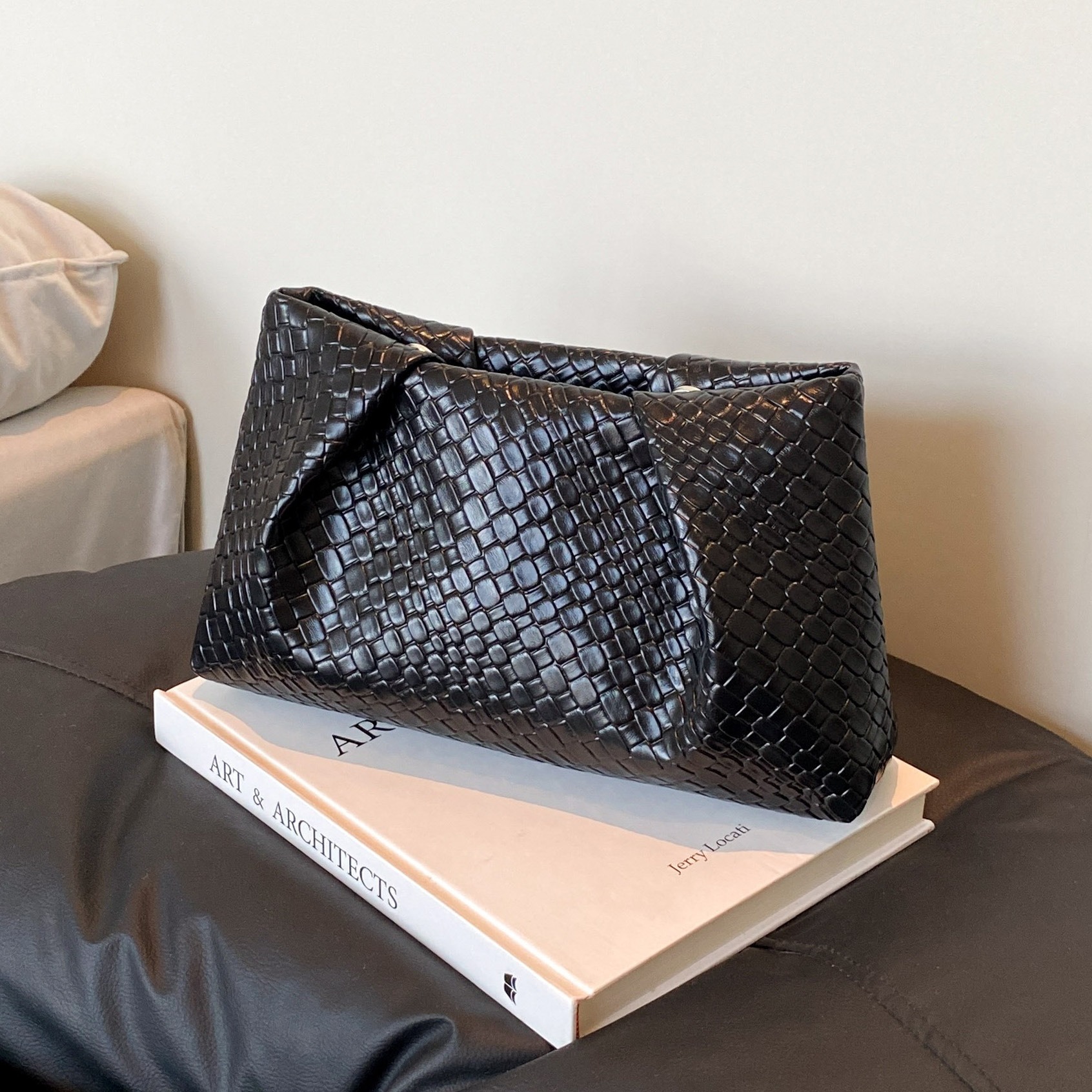 Bolso de mujer de diseño original de propiedad intelectual piratería debe ser investigado en relieve transfronterizo bolso de mano de serpiente bolso pliegado bolso de mujer