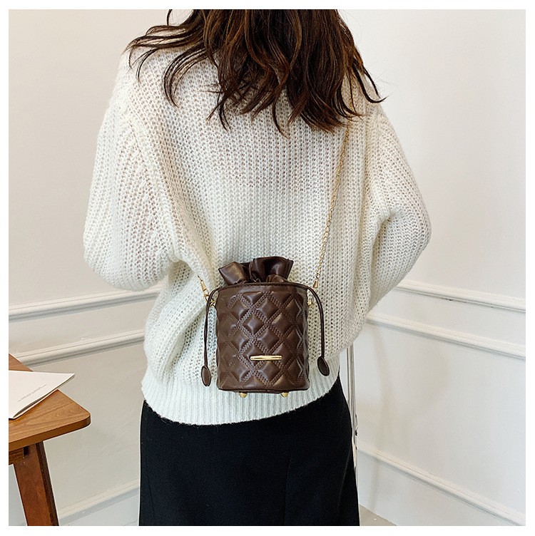 This Year's Popular Chain Bag For Women 2022 New Fashion Shoulder Trendy Crossbody Bag Mini Bucket Small Bag display picture 12