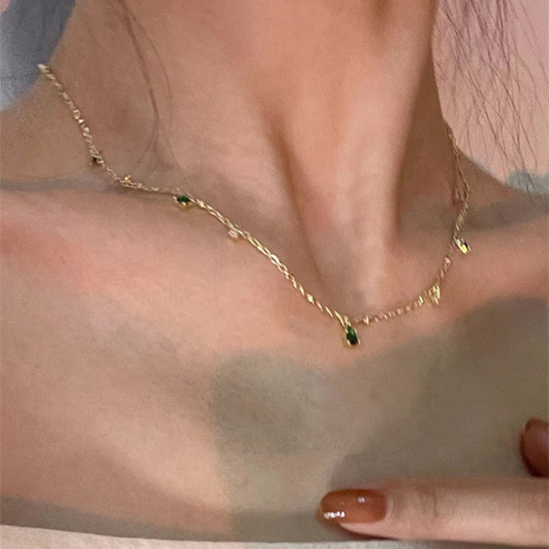 X25# Emerald Drop Necklace