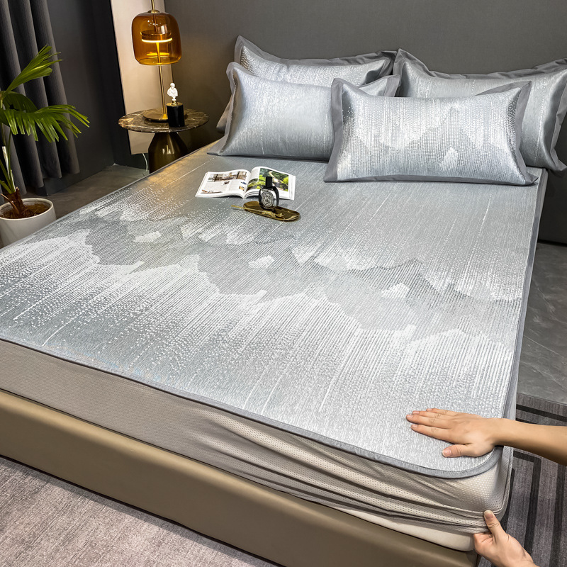 High-end Antibacterial Borneol mat Three Bed cover Air-conditioned seats washing 1.8 Soft mat 2m Naked
