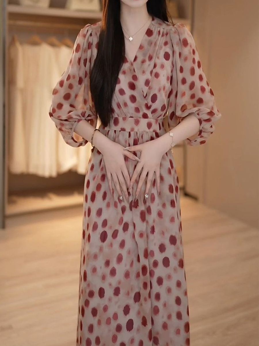 Đầm maxi nữ thắt eo họa tiết chấm bi sóng Pháp 2026 — Red wave dots (có lớp lót) chi tiết 4