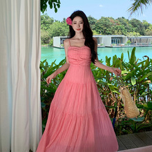 旅游拍照穿搭海边吊带长裙夏装粉色连衣裙女沙滩裙
