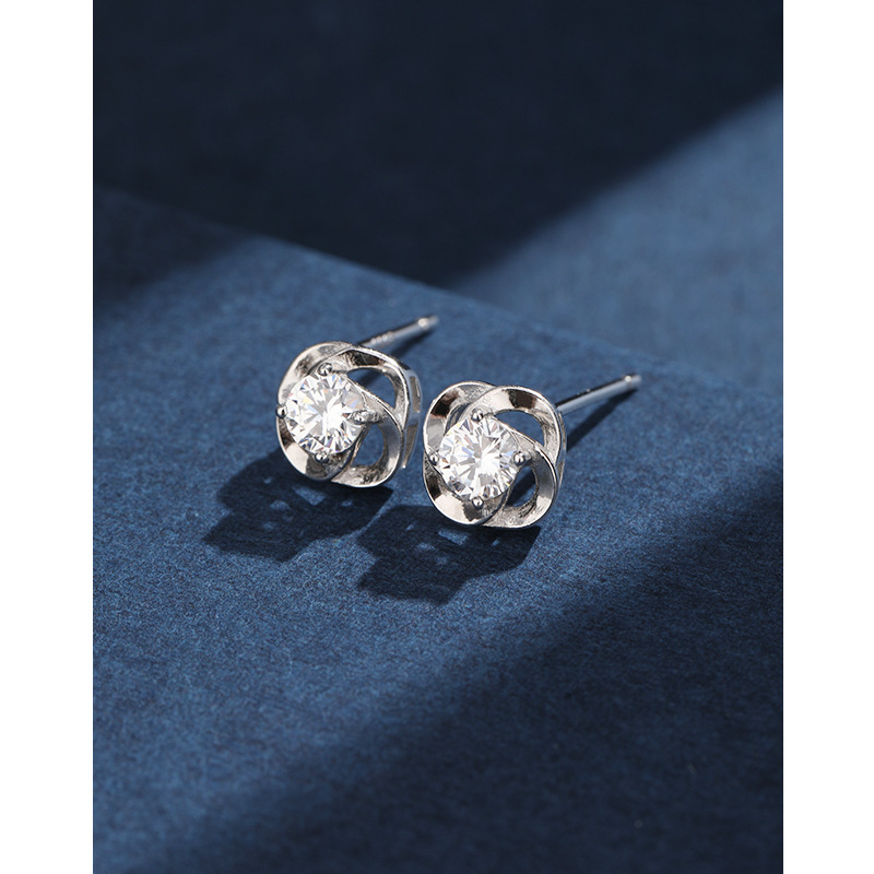 Simple zircon tetrafolia pernos de plata esterlina 925 nicho delicado aretes de alta sensación para mujeres pequeños aretes de agujeros de orejas