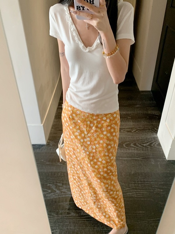 韩系穿搭套装白色v领短袖上衣女夏季碎花裙半身裙海边度假两件套|undefined