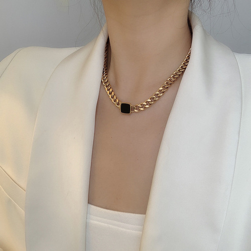 European and American personality exaggerated titanium steel thick chain necklace Internet celebrity versatile ins hip-hop black square clavicle chain necklace for women