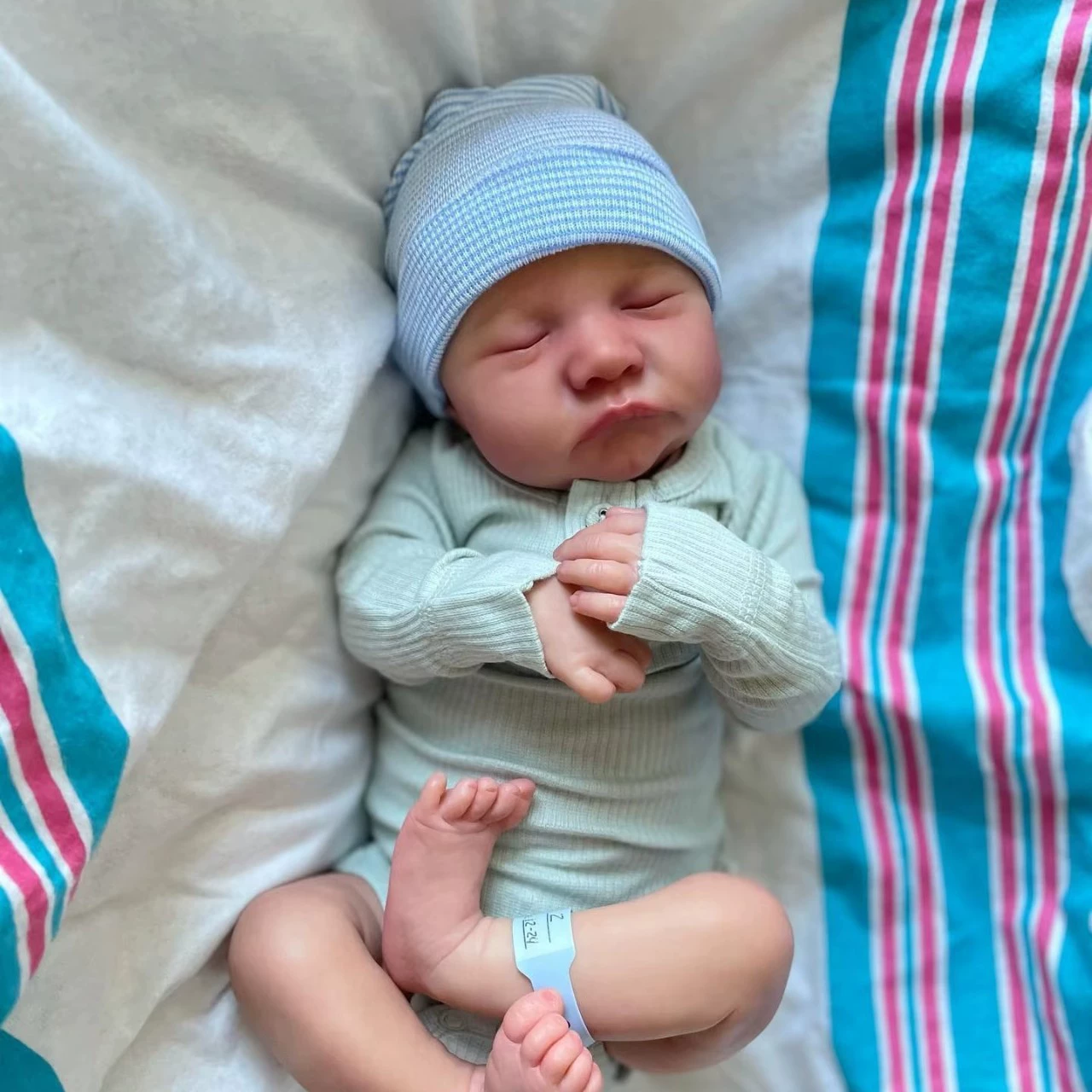 Reborn doll, soft realistic children's mannequin head for dressing up, toy, 48 cm