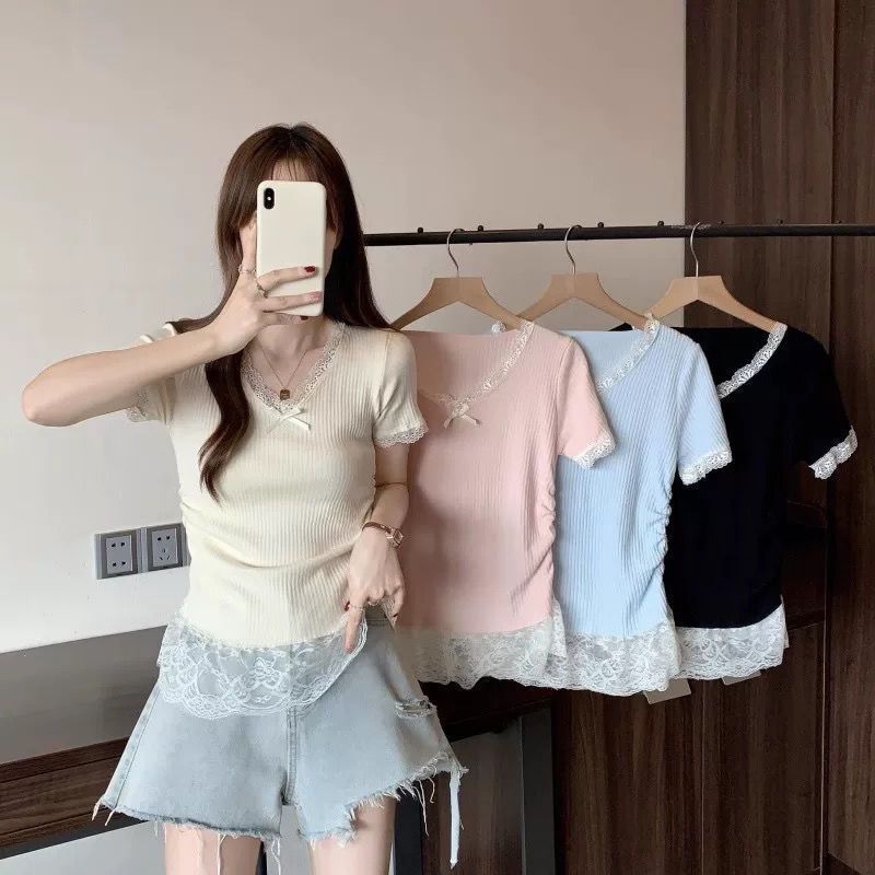 Goose Yellow Lace V-Neck Short-Sleeved T-Shirt for Women Summer Hem Lace Splicing Knitted Top Waist Pleated Top