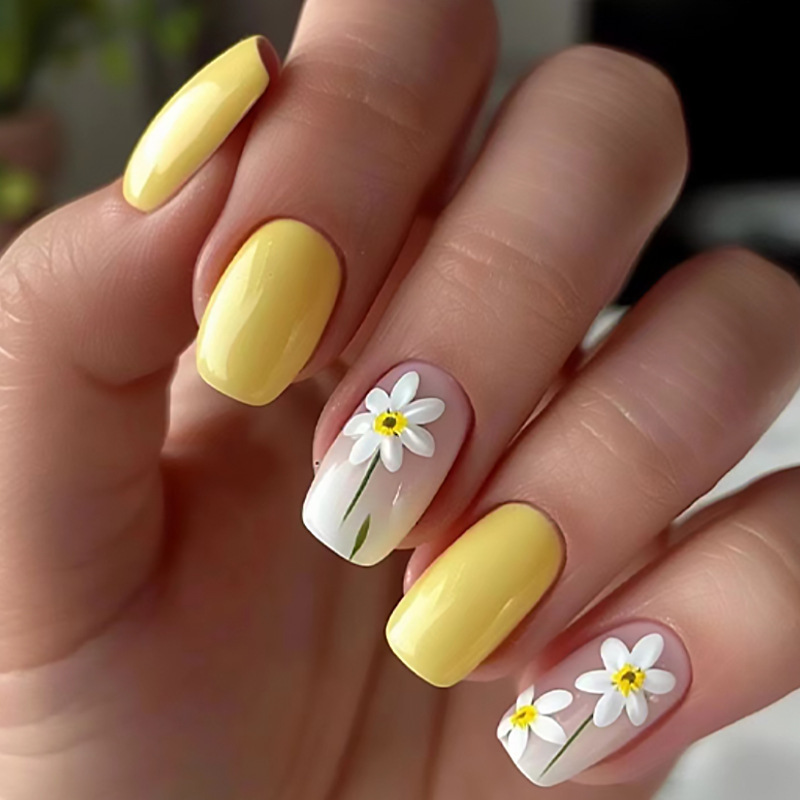 Foreign trade simple yellow fake nails spring and summer wearing nails detachable nail pieces flower small fresh European and American nail pieces Foreign trade simple yellow fake nails spring and summer wearing nails detachable nail pieces flower small fresh European and American nail pieces