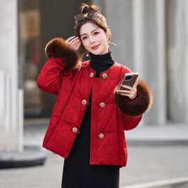 新中式国风盘扣狐狸毛羽绒服女2026冬季优雅气质红色提花保暖外套