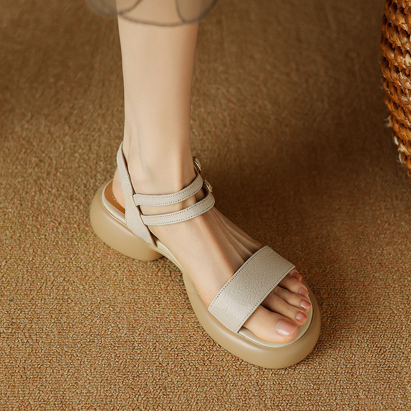 Sandal nữ hở mũi quai ngang gót vuông đế dày da cừu — Màu trắng be