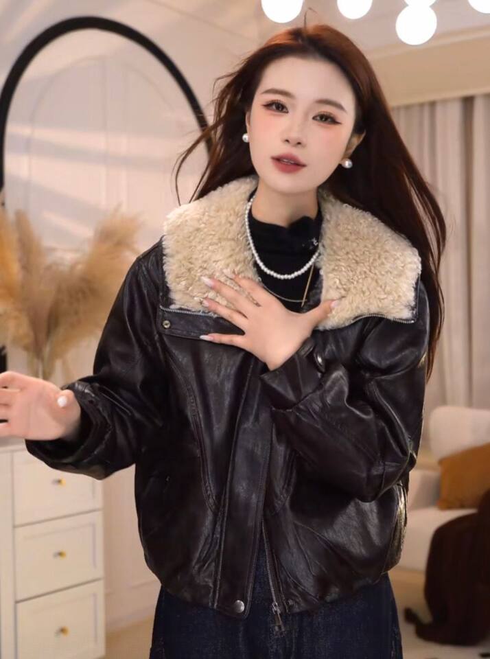 Áo khoác da PU dáng ngắn cổ áo lông, lót nỉ giữ ấm — màu cà phê, đen chi tiết 10