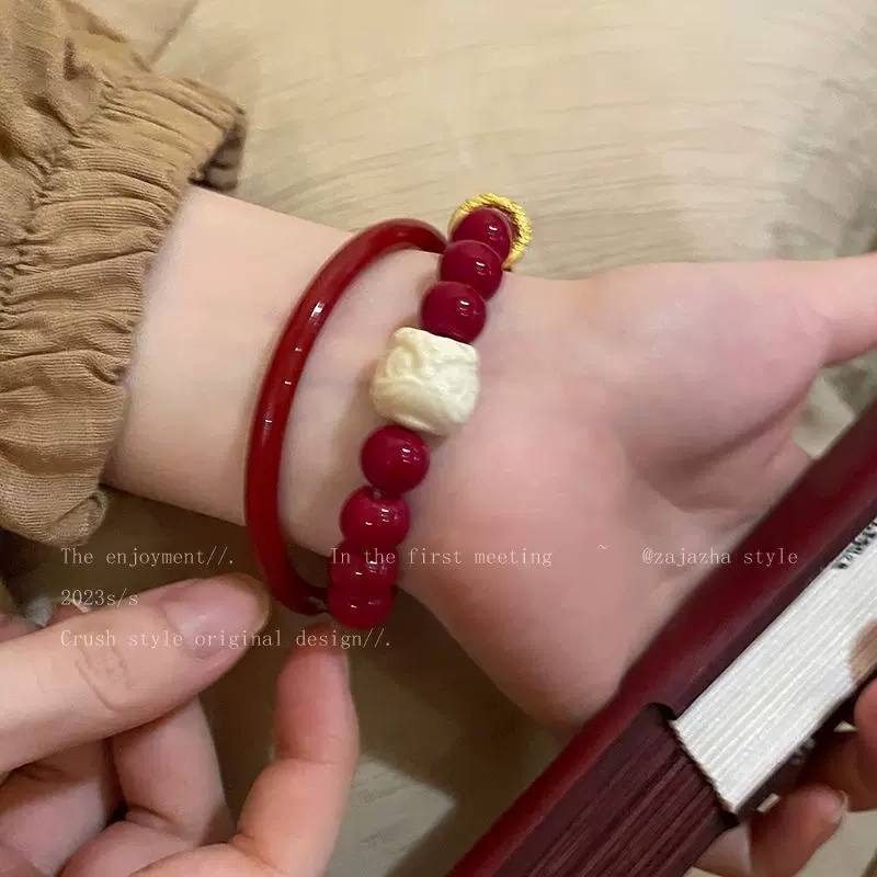新款朱砂色醒狮手串女秋冬新中式复古国风手饰小众设计感高级手镯