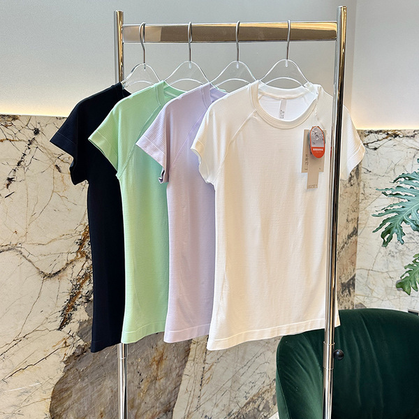 Breathable silk quick dry sports yoga clothing with a round collar