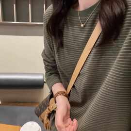 春季复古慵懒风绿色条纹长袖针织衫女松弛感圆领宽松套头打底上衣