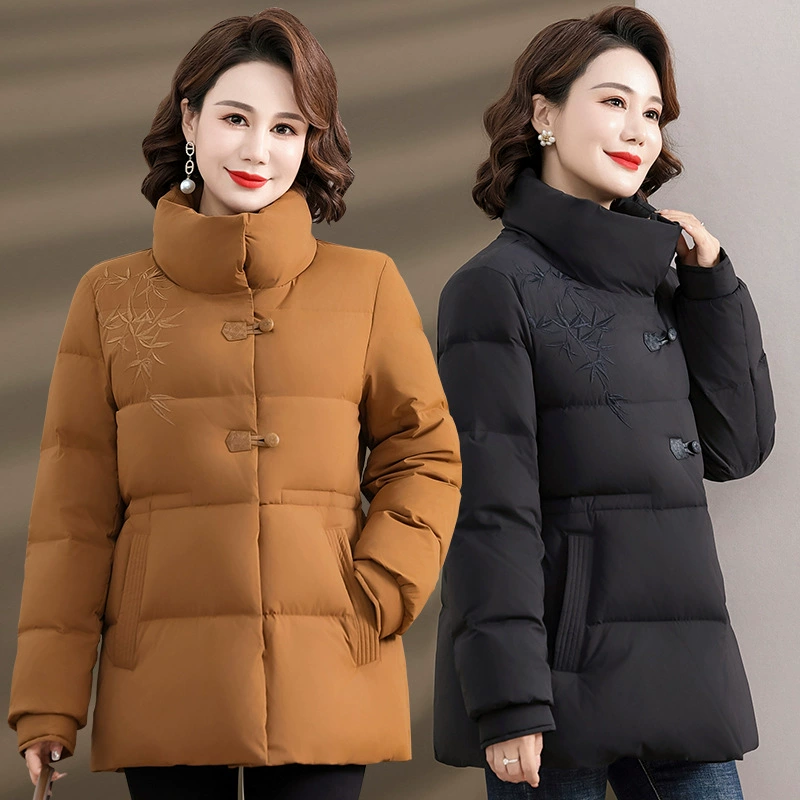 Мама средних лет зимняя женская утка пуховик 2024 новая мода иностранный газ ветрозащитный воротник короткий пиджак женский