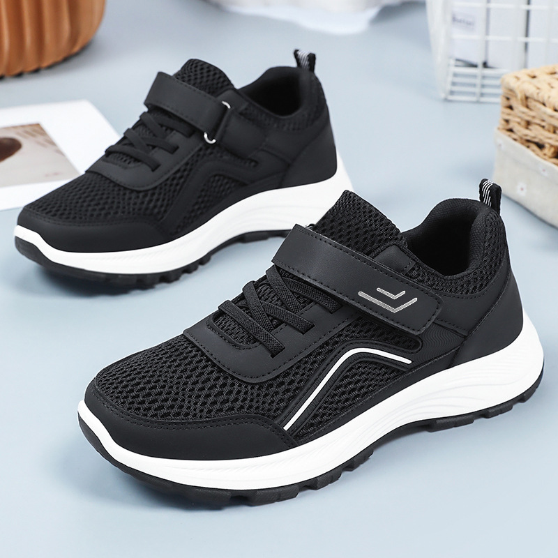 Zapatos de mujer verano nuevo estilo zapatos para caminar transpirables suela suave sin pies cansados zapatos deportivos Velcro zapatos de madre zapatos casuales de malla