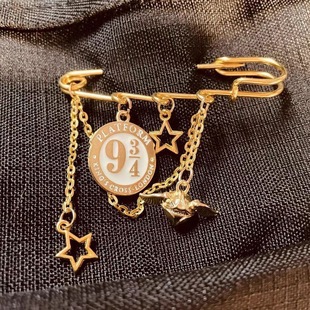 Harry Potter Elegant Retro Pin 943 Star Thief Brooch Student Clothes School Bag Decoration Bestie Gift