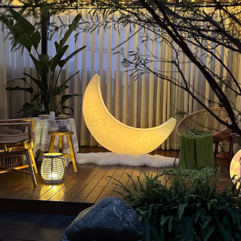 Crescent Moon Lamp Solar-Powered Moon Lamp Courtyard Landscape Lamp Villa Garden Waterproof Lawn Lighting Solar Garden Lamp