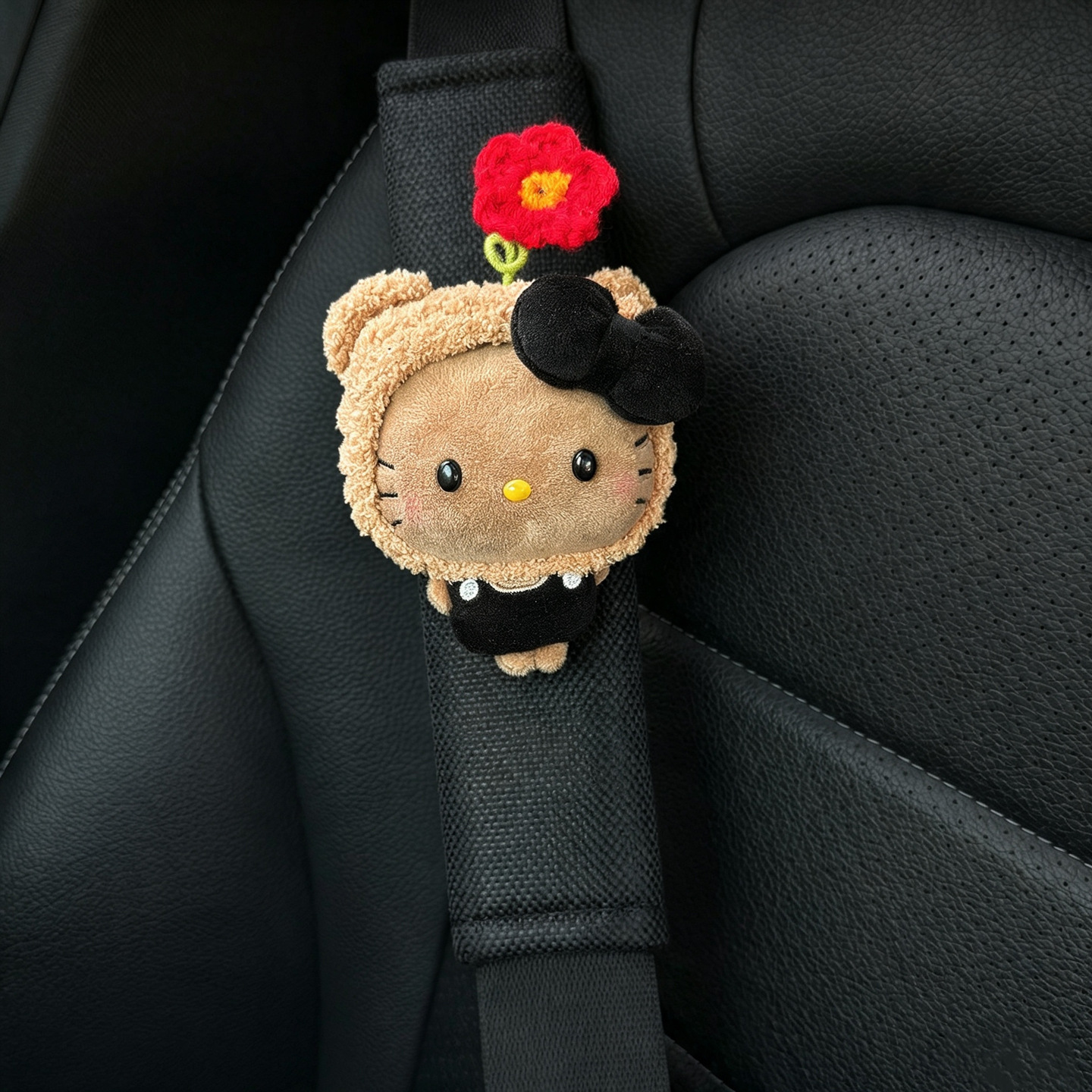 Cute KT cat plush car seatbelt shoulder pad, child anti-neck-strangling safety belt protector, couple set for women