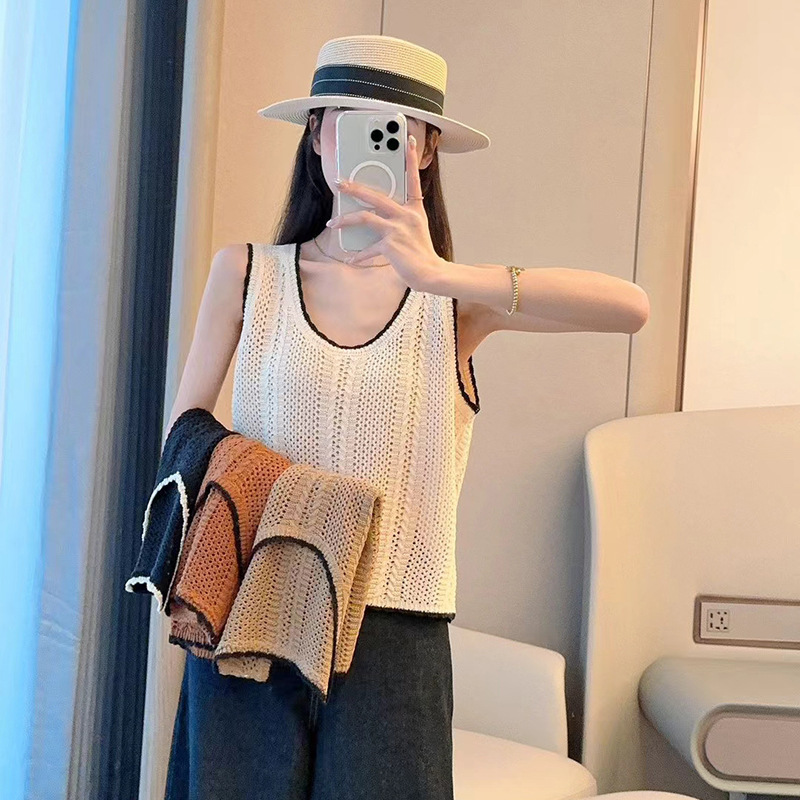 Summer Chic and Fresh Contrasting Edge Hollow Thin Vest for Women Sweet Style Loose Outer Sleeveless Knitted Vest Top