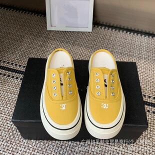 �W�����Q�컨��Ʒ�|�¿�ɷ���Ь������e�ٴ��ɾoһ�_�Ű�ЬŮ