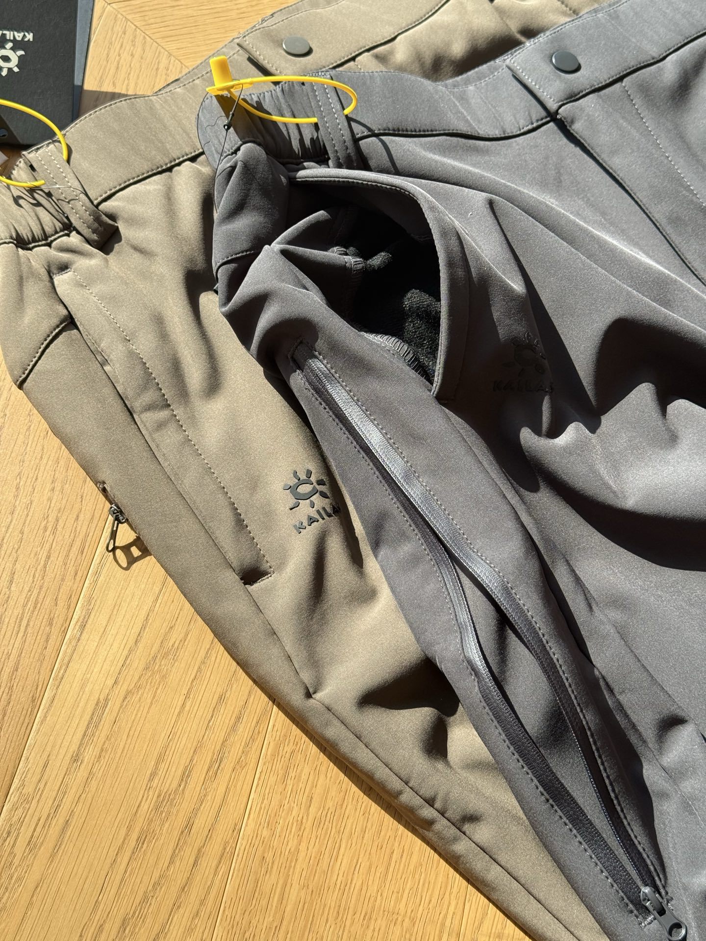 Mens Fleece Lined Softshell Hiking Trousers For Winter Autumn_voghion.com
