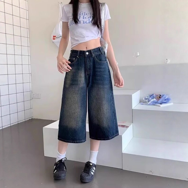 American-Style High Street Wide-Leg Cropped Jeans 2026 Summer Vintage Washed Distressed Denim Shorts Fashion Trend for Men and Women American-Style High Street Wide-Leg Cropped Jeans 2026 Summer Vintage Washed Distressed Denim Shorts Fashion Trend for Men and Women