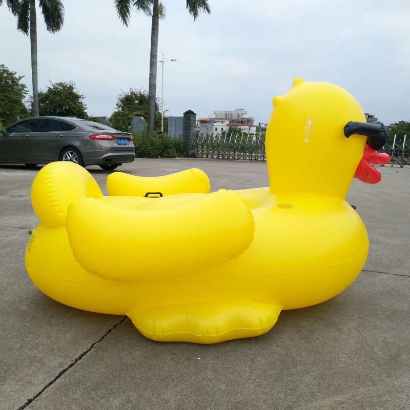 3D 큰 노란 오리