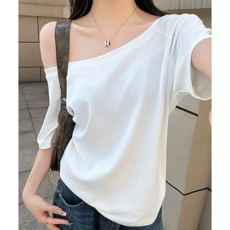 白色斜肩漏肩短袖t恤女夏季25新款宽松显瘦打底衫一字肩辣妹上衣