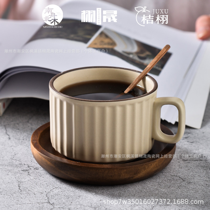 Tazas de café vintage japonesas tazas de cerámica con café de cola flor tazas de café platos set cafetería tazas al por mayor