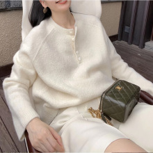 肌理感白色高级感宽松慵懒外穿圆领毛衣女秋冬羊绒打底针织衫上衣