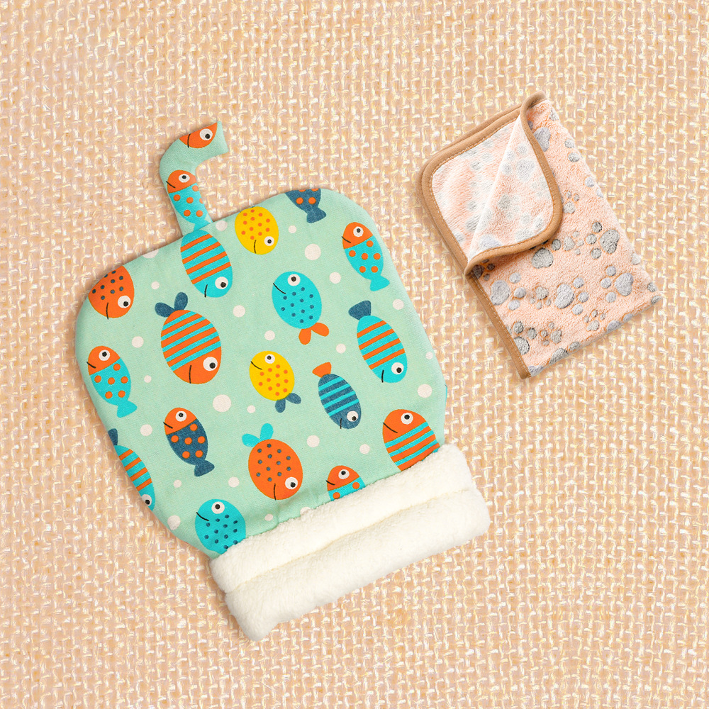 Los peces verdes del agua envían mantas