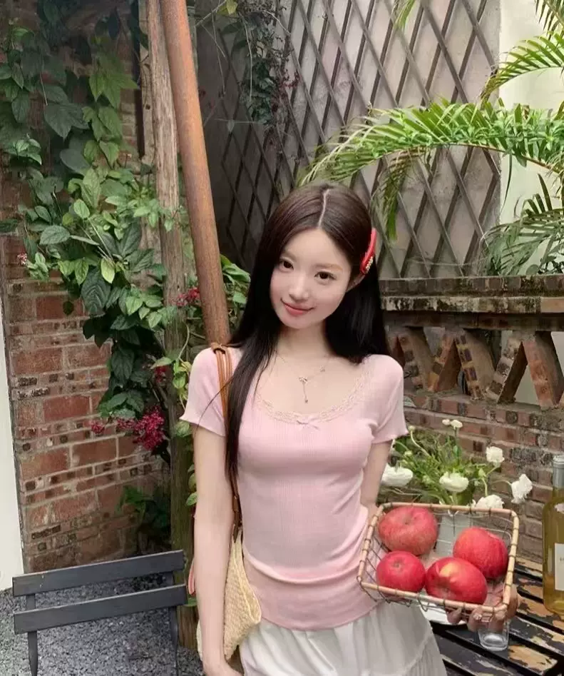 抖音天猫品质上衣甜妹蝴蝶结蕾丝边T恤女夏季修身显瘦短款打底衫