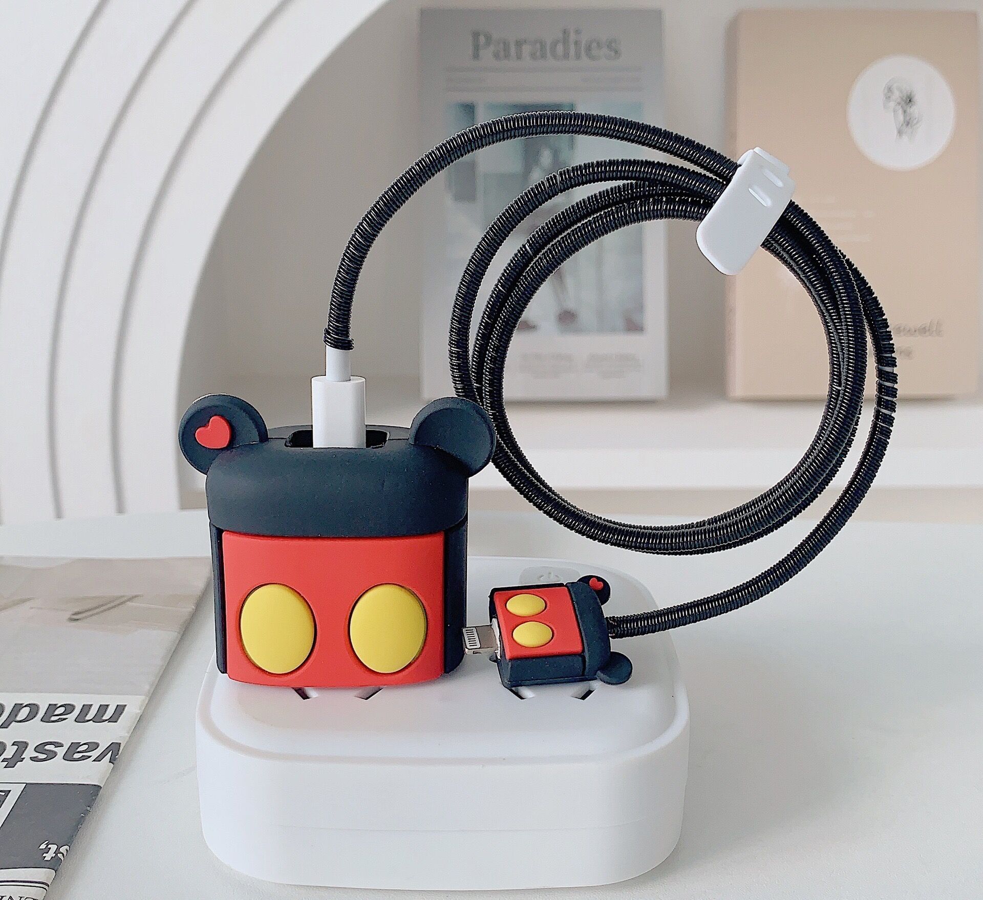 2023 nuevo cargador de dibujos animados cubierta protectora adecuada para Apple carga rápida cabeza 18/20W estándar europeo estándar americano aplicable