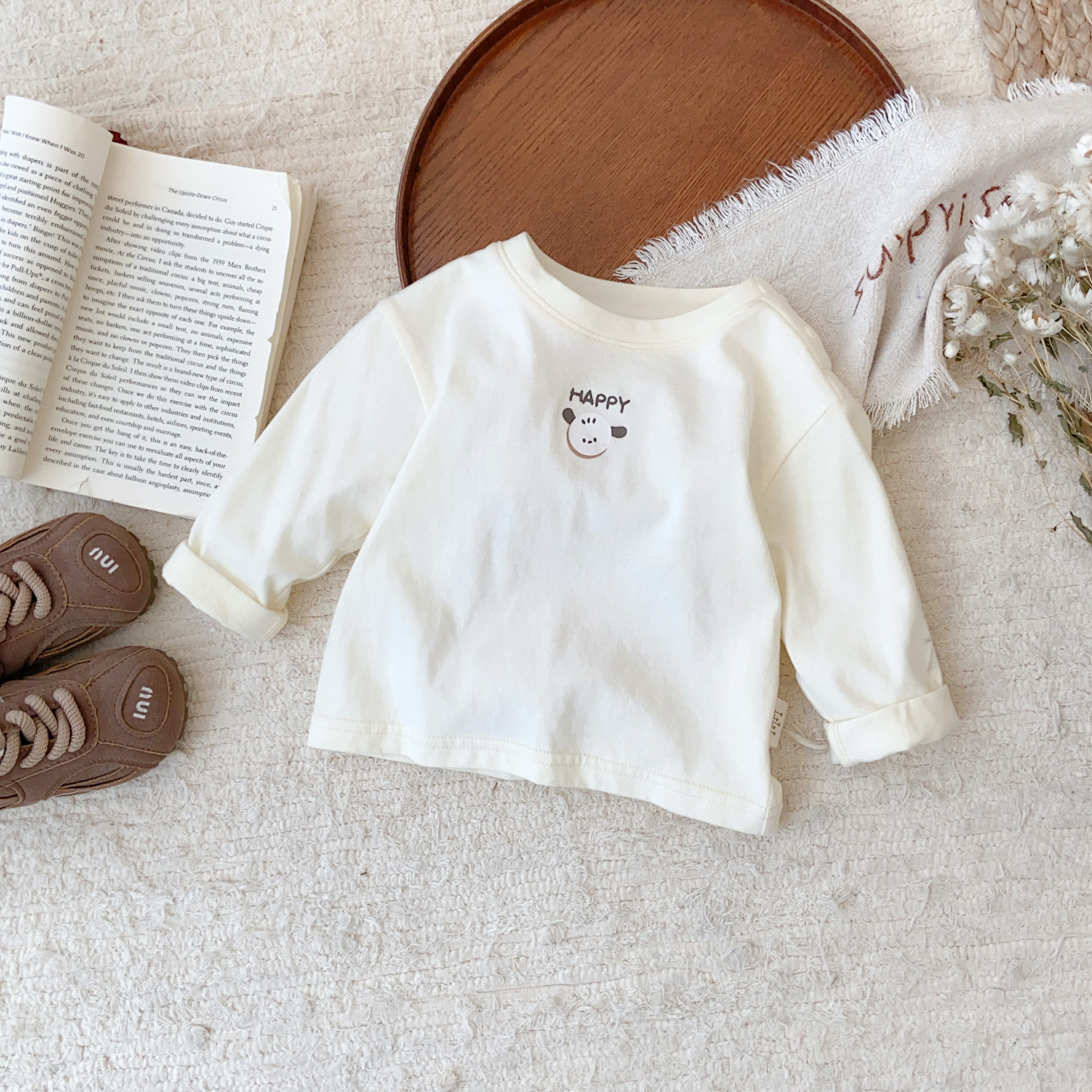 Ropa para niños coreanos 2025 primavera mono 0-2 años bebé a rayas estilo occidental lindo bebé a traje de mono