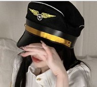 검은 색과 노란색 여경 모자!