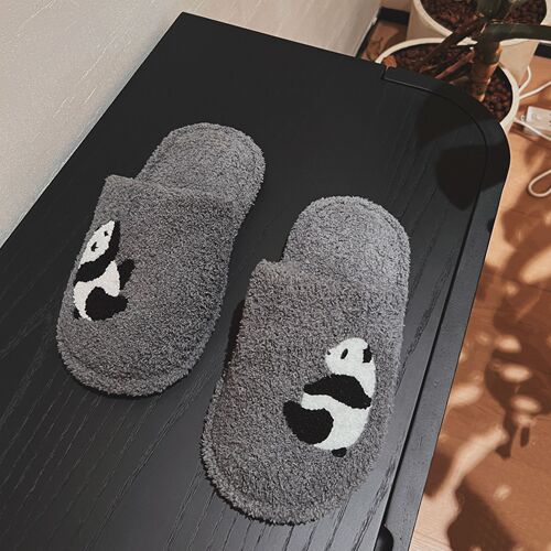 Grey Slippers for Home Indoor Winter Plush Couple Slippers for Home Use Non-Slip Home Slippers with Cap for Men and Women Cute