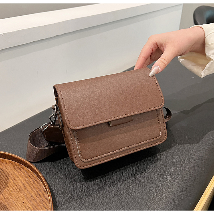 198g Weight Synthetic Leather Lining Material Sewing Thread Fashion Element Flip Cover Closure Type Single Shoulder Strap Strap Type Square Bag Bags Type Casual Occasion Pu Leather Material Solid Color Pattern All Seasons Season Women's Gender Classic Style Style Square Shape Women's Pu Leather Solid Color Classic Style Sewing Thread Square Flip Cover Square Bag 21
