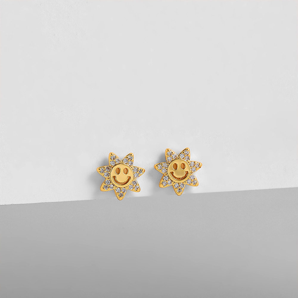 Vintage Fashion Inlaid Zircon Smiley Face Earrings Wholesale Nihaojewelry display picture 3
