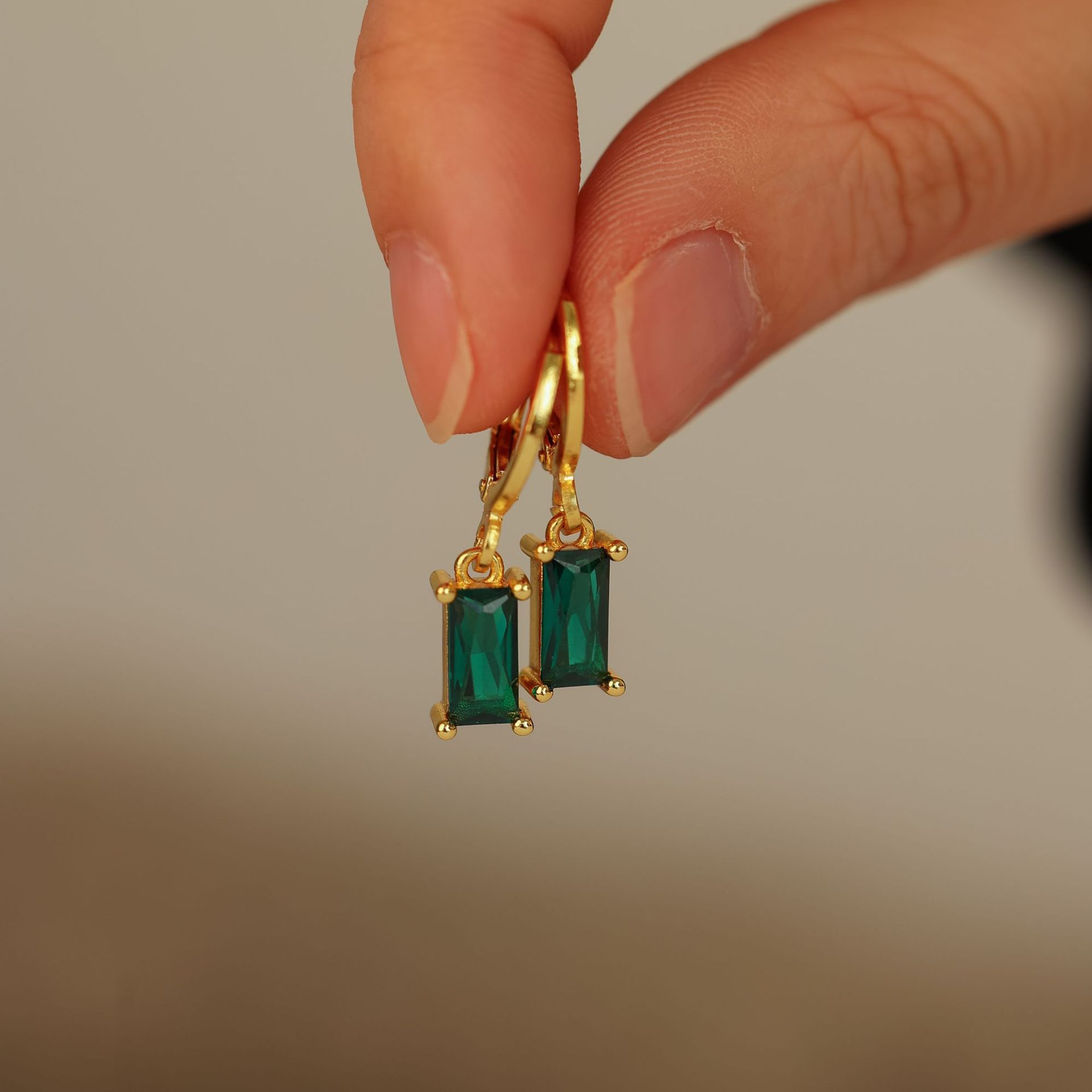 Orecchini geometrici in zircone per uomo ear cuff alla moda_voghion.com