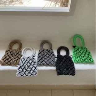 �S��ֱ�N�n��С���U���OӋ����Ů�������K�ֹ���Ͱ���ɫ������