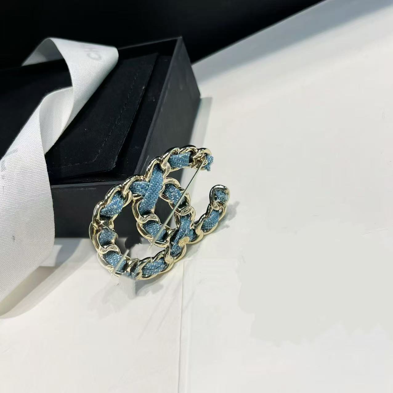 Classic Chanel-Style High-End Gold-Plated Brooch, Fashionable Retro Star Ocean Personality Trend, Sweet and Cool Heart Design