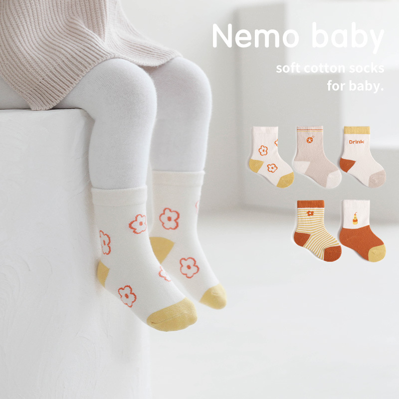 Calcetines para niñas 2023 primavera nuevos calcetines de algodón para niños a media pierna bebé flor Linda Corea del Sur calcetines de bebé transpirables