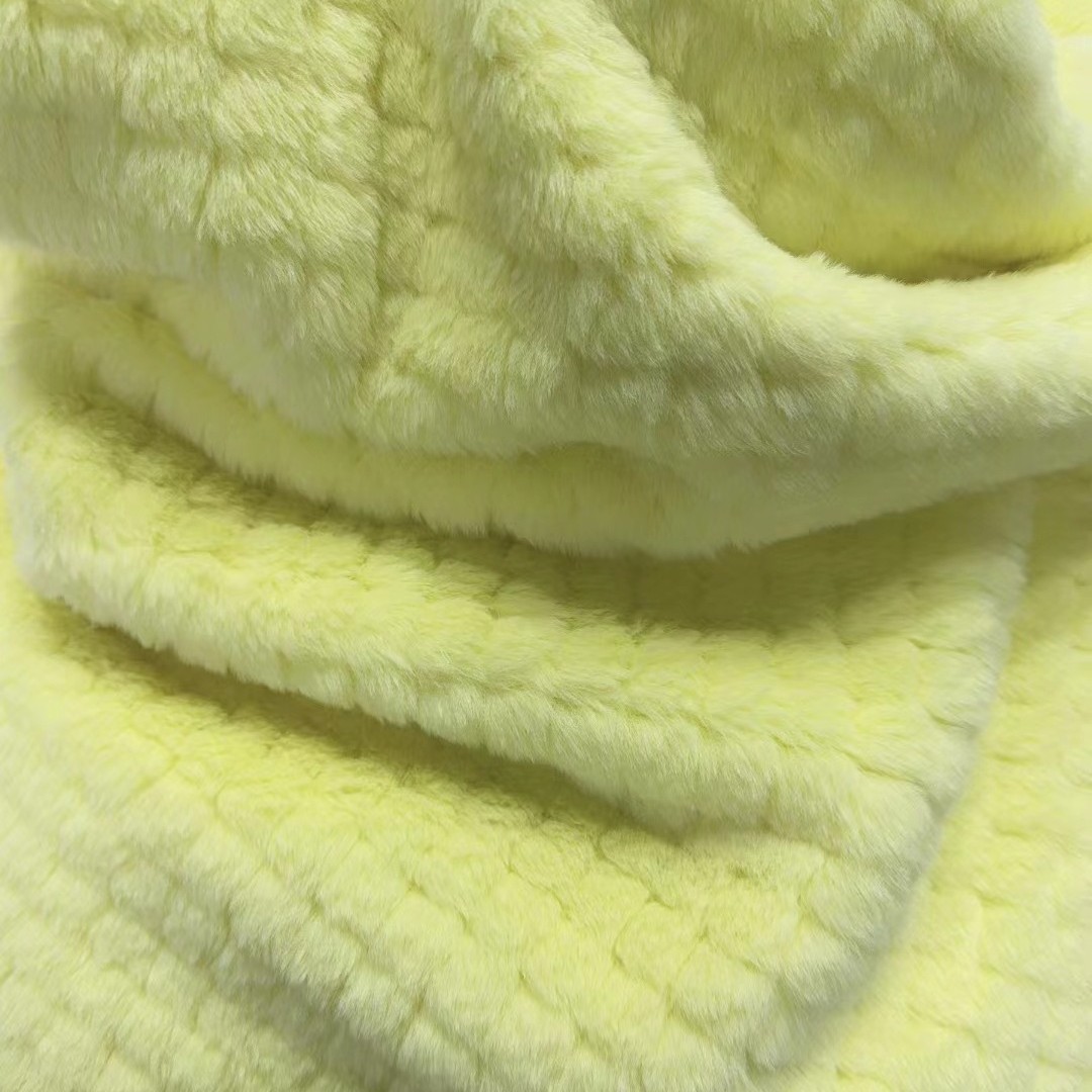 Fábrica venta directa de piña rejilla de conejo artificial rejilla de diamante rejilla ropa juguetes tela de peluche de tela de peluche