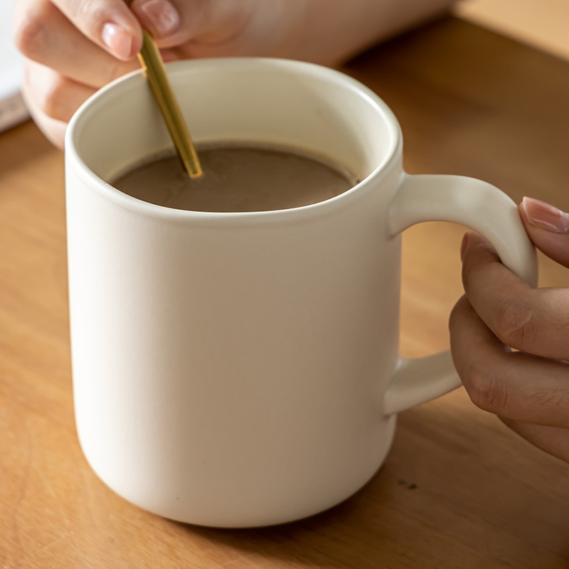 Taza simple de gran capacidad Taza de café de cerámica de alto valor Taza de té Desayuno en casa Taza de leche Taza de oficina