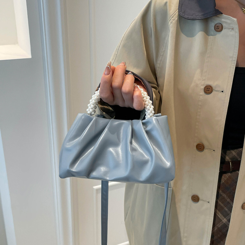 2025 New Niche Bag Women's Trendy Fashion Pearl Handheld Pleated Cloud Bag Western Style Single Shoulder Crossbody Women's Bag 2025 New Niche Bag Women's Trendy Fashion Pearl Handheld Pleated Cloud Bag Western Style Single Shoulder Crossbody Women's Bag