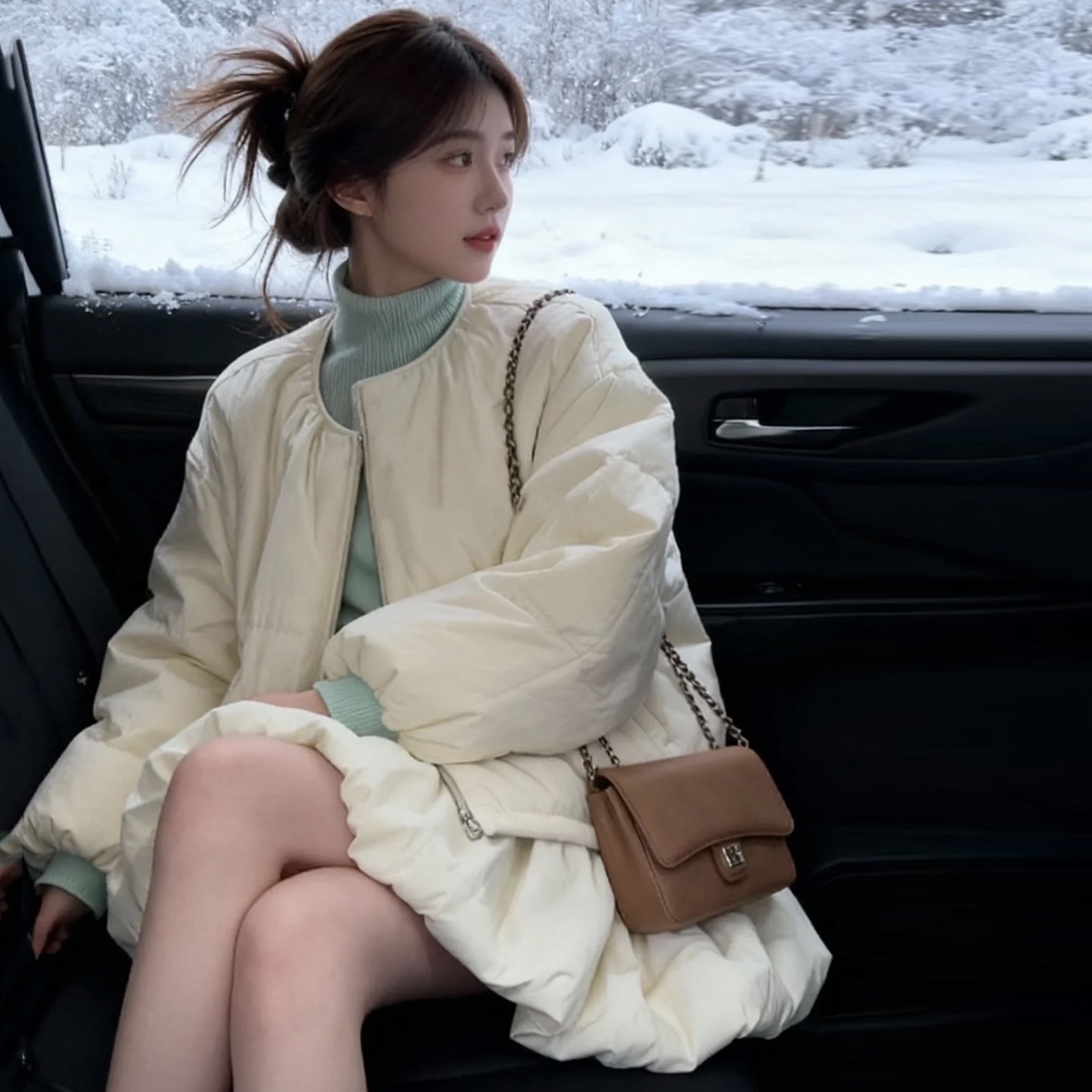 秋冬新款韩系简约米白色棉服外套冬季小个子穿搭高腰花苞裙套装潮