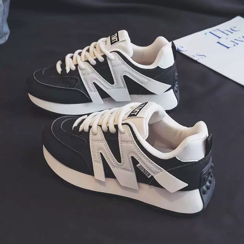 Женские кроссовки на толстой подошве в стиле "папа вафли", популярные осенние новинки 2025 года в корейском стиле, универсальные для студентов и бега.